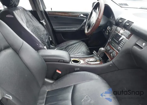 2005 Mercedes-Benz C 240 Luxury 4Matic из США, поврежденный, VIN WDBRF81J35F577393